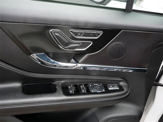 Photo of 2023 Pristine White Metallic Tri-Coat Lincoln Corsair