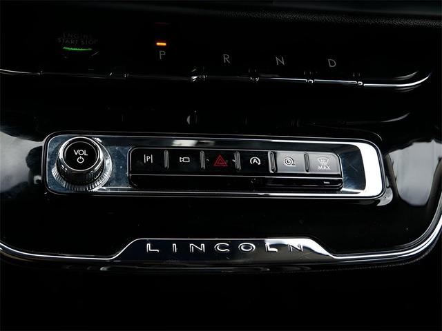 Photo of 2023 Pristine White Metallic Tri-Coat Lincoln Corsair