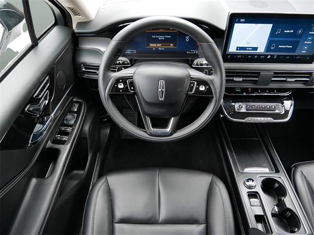 Photo of 2023 Pristine White Metallic Tri-Coat Lincoln Corsair