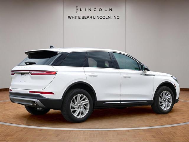 Photo of 2023 Pristine White Metallic Tri-Coat Lincoln Corsair