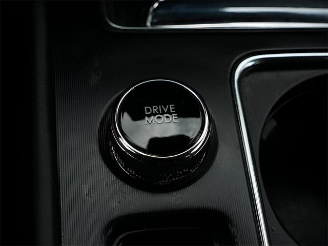Photo of 2023 Pristine White Metallic Tri-Coat Lincoln Corsair