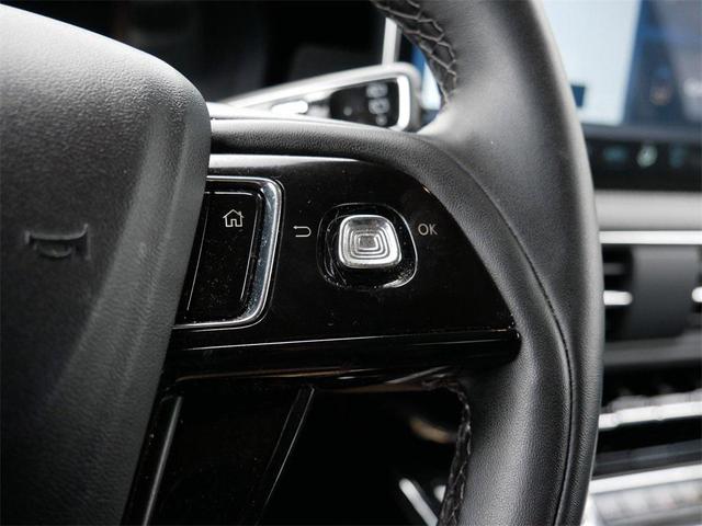 Photo of 2023 Pristine White Metallic Tri-Coat Lincoln Corsair