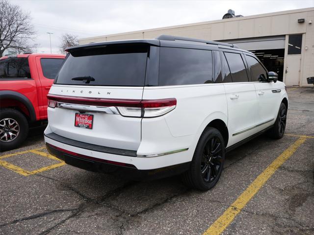 Photo of 2024 Pristine White Metallic Tri-Coat Lincoln Navigator