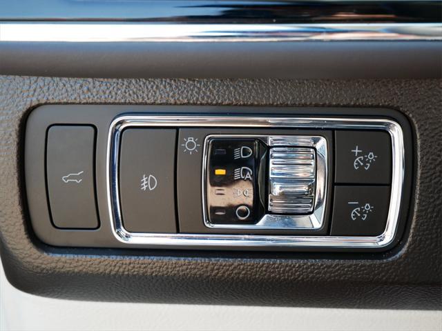 Photo of 2024 Radiance Metallic Lincoln Navigator
