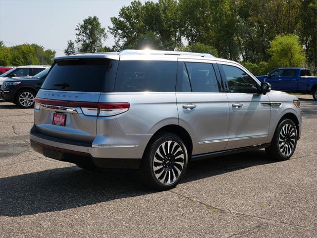 Photo of 2024 Radiance Metallic Lincoln Navigator
