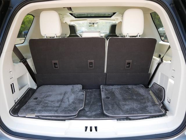 Photo of 2024 Radiance Metallic Lincoln Navigator