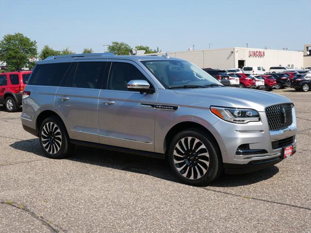 Photo of 2024 Radiance Metallic Lincoln Navigator