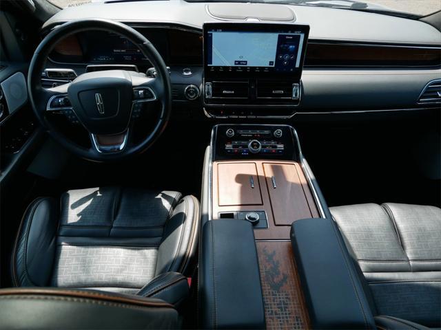 Photo of 2024 Radiance Metallic Lincoln Navigator