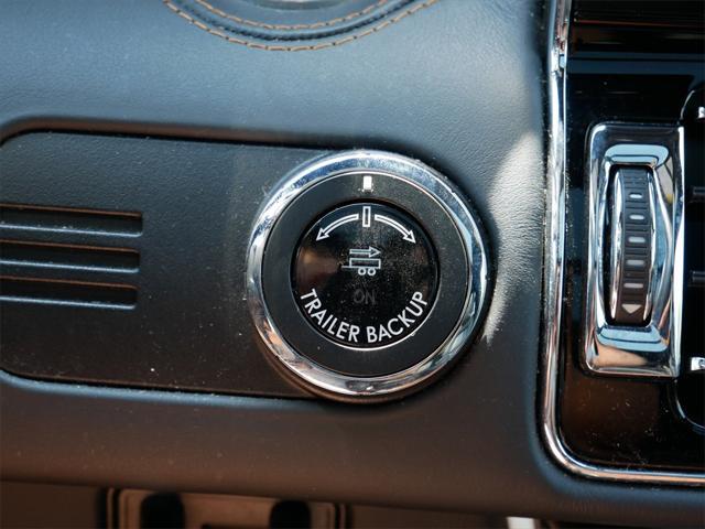 Photo of 2024 Radiance Metallic Lincoln Navigator