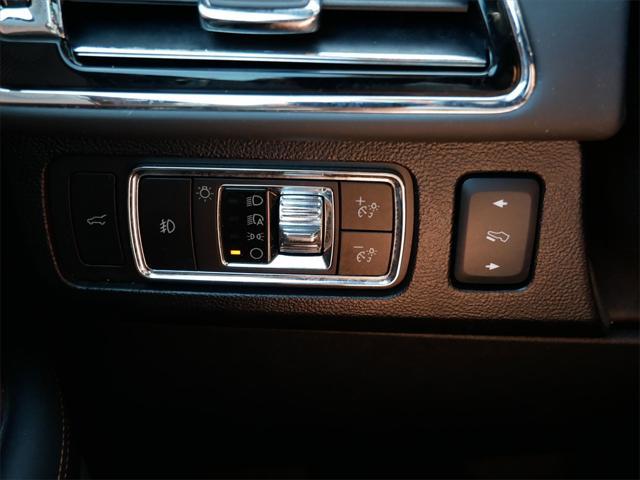 Photo of 2024 Radiance Metallic Lincoln Navigator