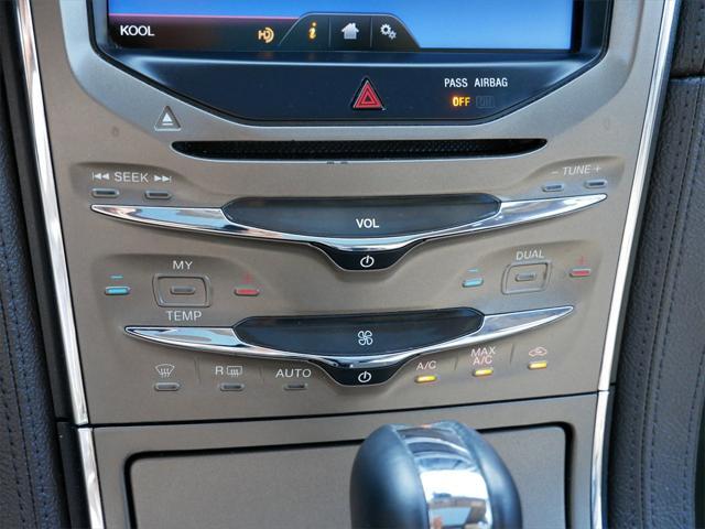 Photo of 2014 White Platinum Metallic Tri-Coat Lincoln MKX