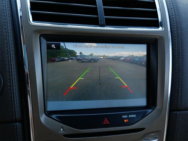 Photo of 2014 White Platinum Metallic Tri-Coat Lincoln MKX