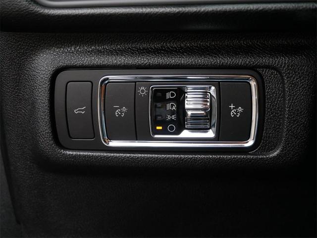 Photo of 2022 Infinite Black Metallic Clearcoat Lincoln Corsair