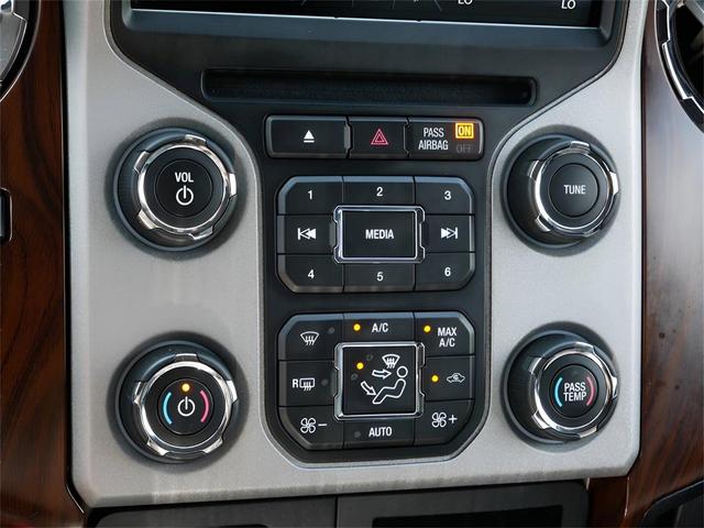 Photo of 2015 Tuxedo Black Metallic Ford F-350