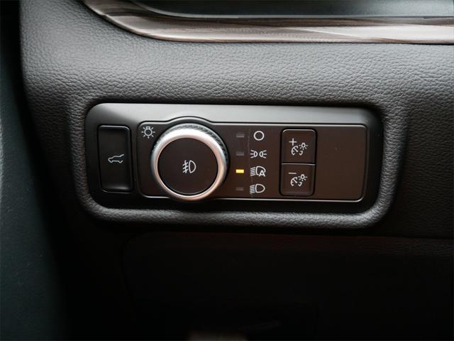 Photo of 2024 Agate Black Metallic Ford Explorer