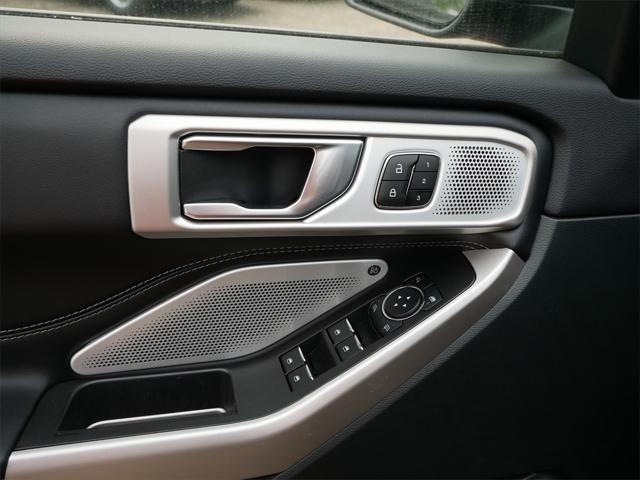 Photo of 2024 Agate Black Metallic Ford Explorer