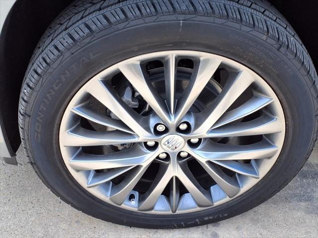 Photo of 2025 Moonstone Gray Metallic Buick Enclave