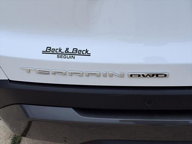 Photo of 2025 Summit White GMC Terrain