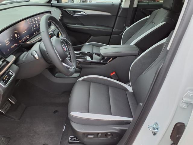 Photo of 2025 Summit White Buick Envision