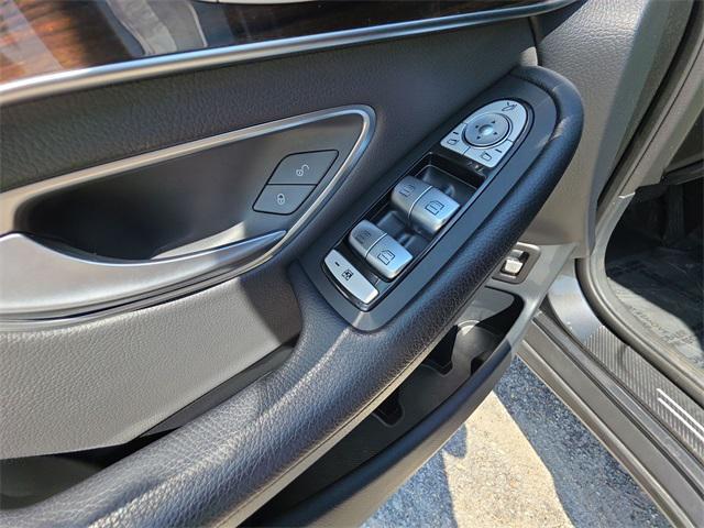 Photo of 2022 Graphite Grey Metallic Mercedes-Benz GLC 300