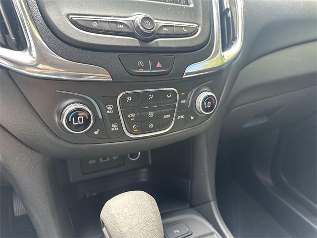 Photo of 2022 Blue Glow Metallic Chevrolet Equinox