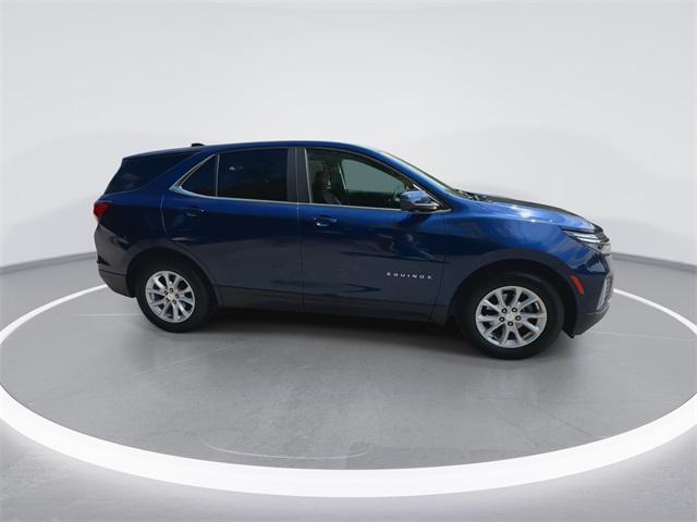 Photo of 2022 Blue Glow Metallic Chevrolet Equinox