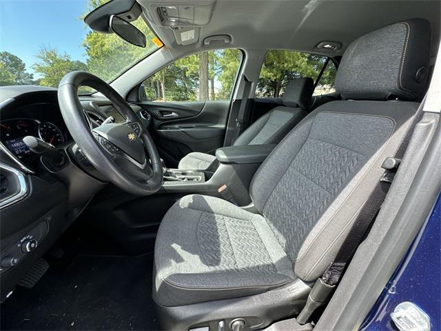 Photo of 2022 Blue Glow Metallic Chevrolet Equinox