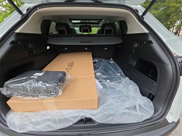 Photo of 2025 wind chill pearl Mazda CX-50 Hybrid