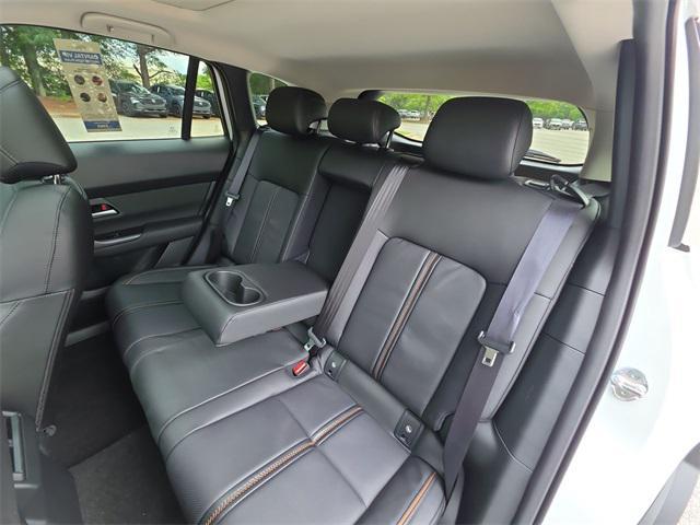Photo of 2025 wind chill pearl Mazda CX-50 Hybrid