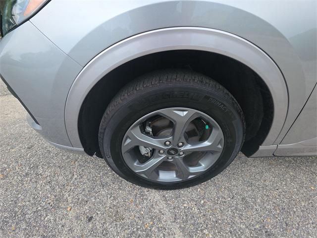 Photo of 2024 ICONIC SILVER METALLIC Ford Escape
