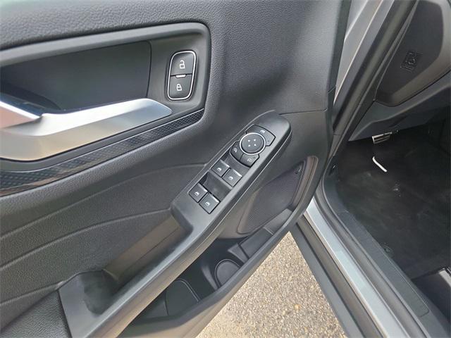 Photo of 2024 ICONIC SILVER METALLIC Ford Escape