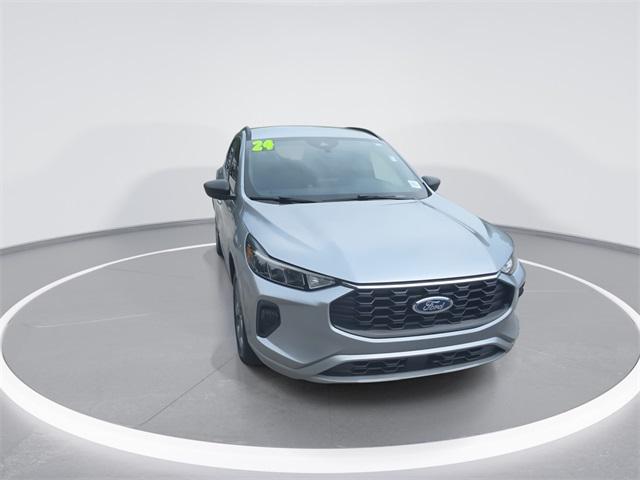 Photo of 2024 ICONIC SILVER METALLIC Ford Escape