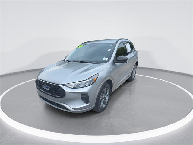 Photo of 2024 ICONIC SILVER METALLIC Ford Escape