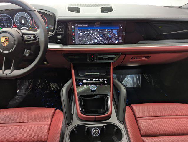 Photo of 2026 Carrara White Metallic Porsche Cayenne