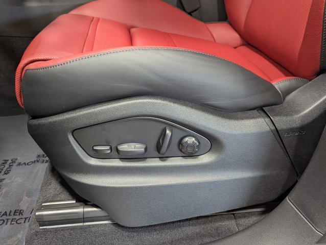 Photo of 2026 Carrara White Metallic Porsche Cayenne