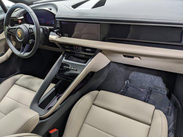 Photo of 2025 White Porsche Macan