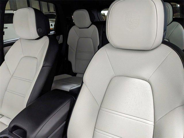Photo of 2024 Chromite Black Metallic Porsche Cayenne