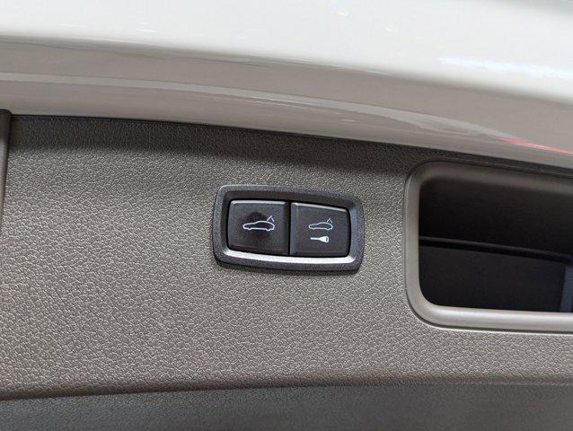 Photo of 2025 Chalk Porsche Macan