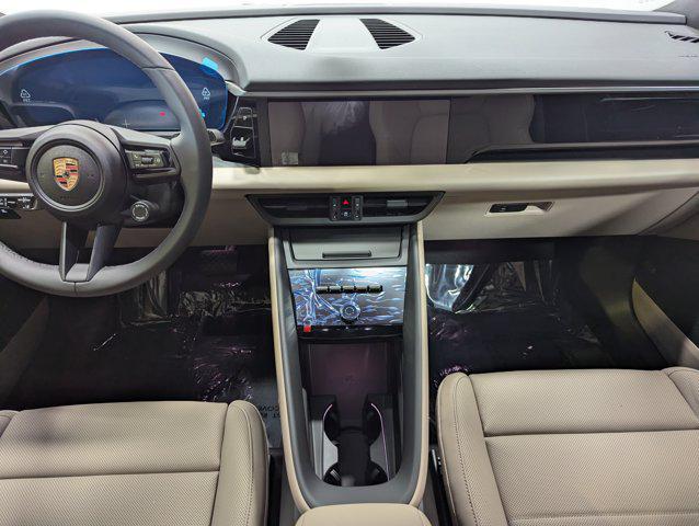 Photo of 2025 Gentian Blue Metallic Porsche Macan