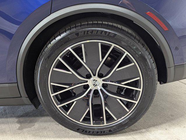 Photo of 2025 Gentian Blue Metallic Porsche Macan