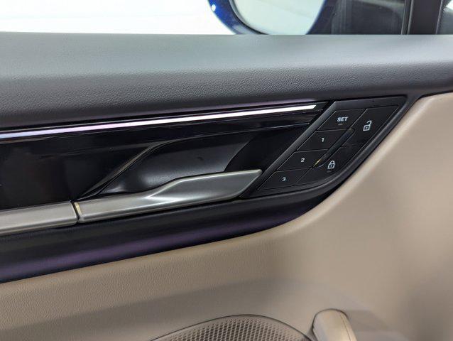 Photo of 2025 Gentian Blue Metallic Porsche Macan
