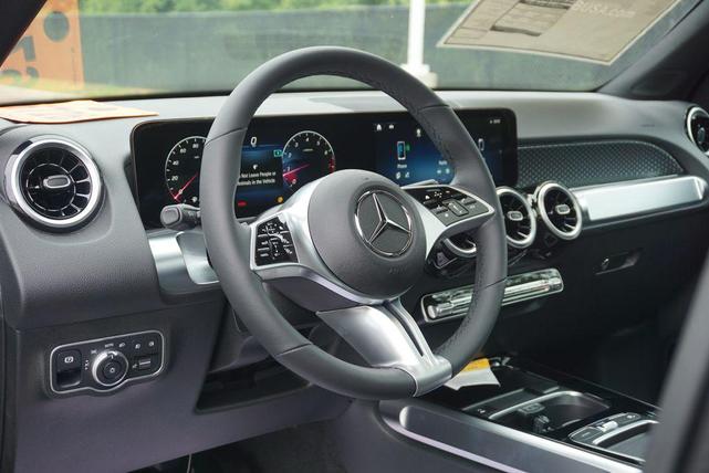Photo of 2025 Night Black Mercedes-Benz GLB 250