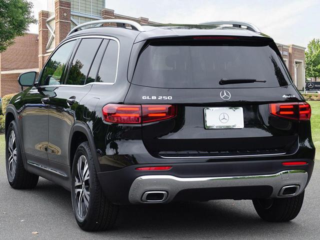 Photo of 2025 Night Black Mercedes-Benz GLB 250
