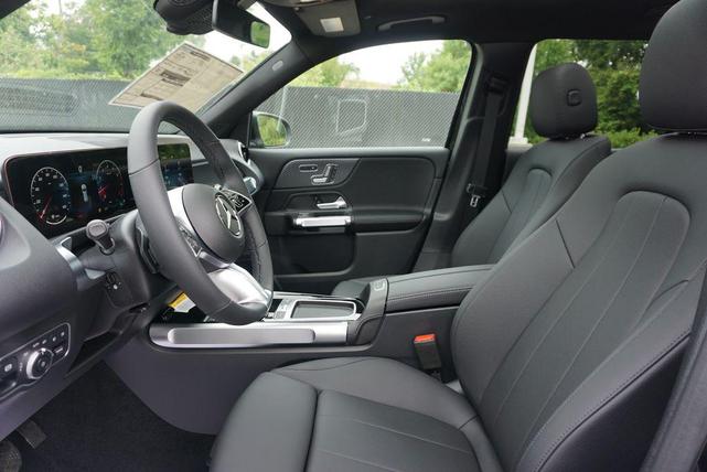 Photo of 2025 Night Black Mercedes-Benz GLB 250
