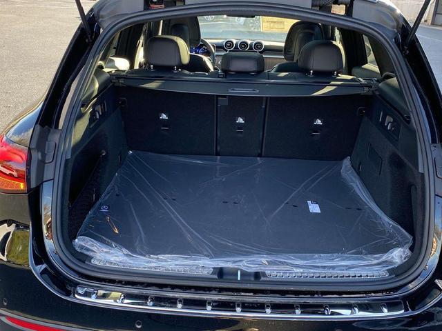 Photo of 2025 Black Mercedes-Benz GLC 300