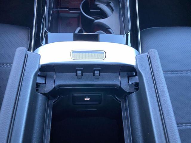 Photo of 2025 Black Mercedes-Benz GLC 300