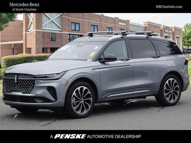 Photo of 2024 Gray Metallic Lincoln Nautilus