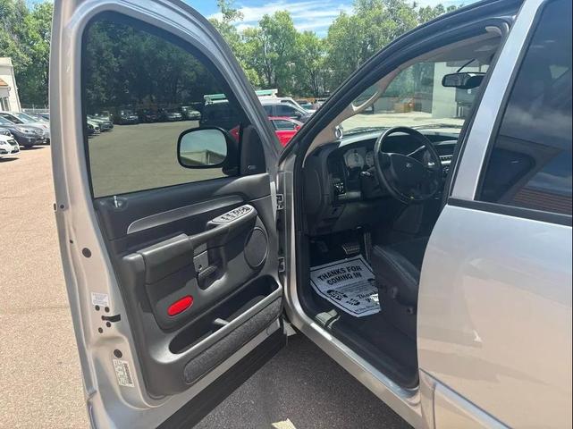 Photo of 2005 Bright Silver Metallic Clearcoat Dodge Ram 1500