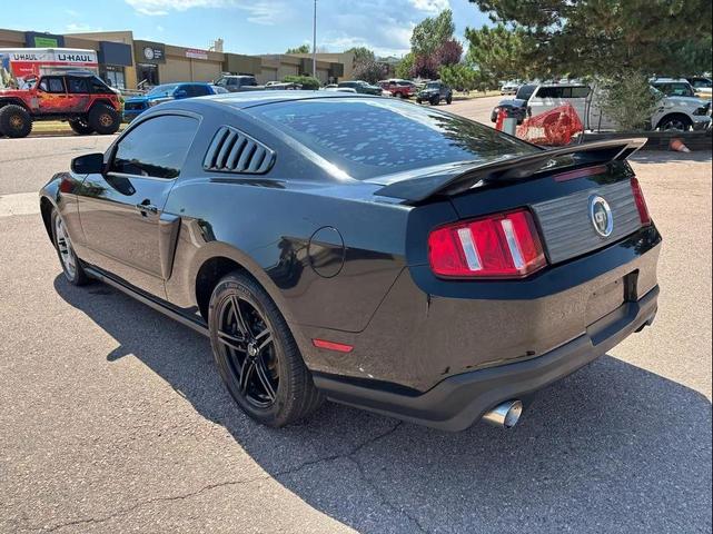 Photo of 2011 Ebony Ford Mustang