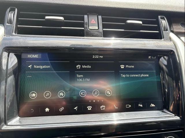 Photo of 2018 Orange Land Rover Discovery